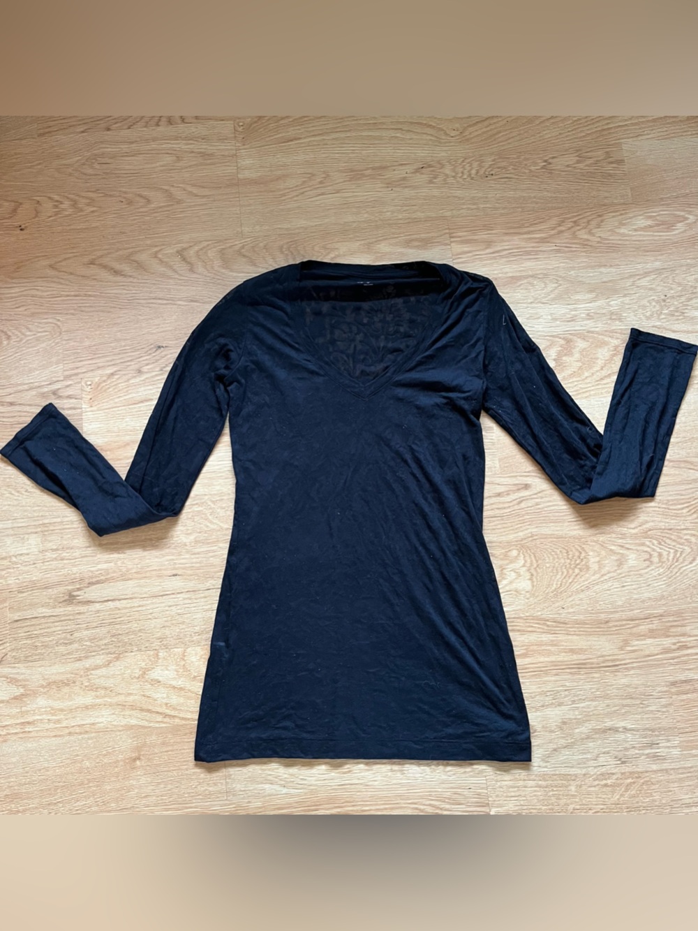 Express Women’s Black Sheer Floral V-Neck Long Sleeve Knit Pullover Top Size M